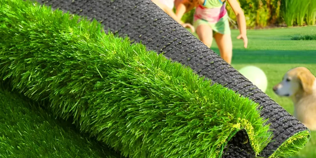 Green artificial lawn